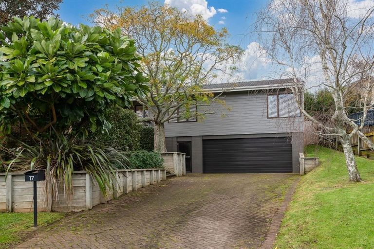 Photo of property in 17 Orinda Close, Botany Downs, Auckland, 2010