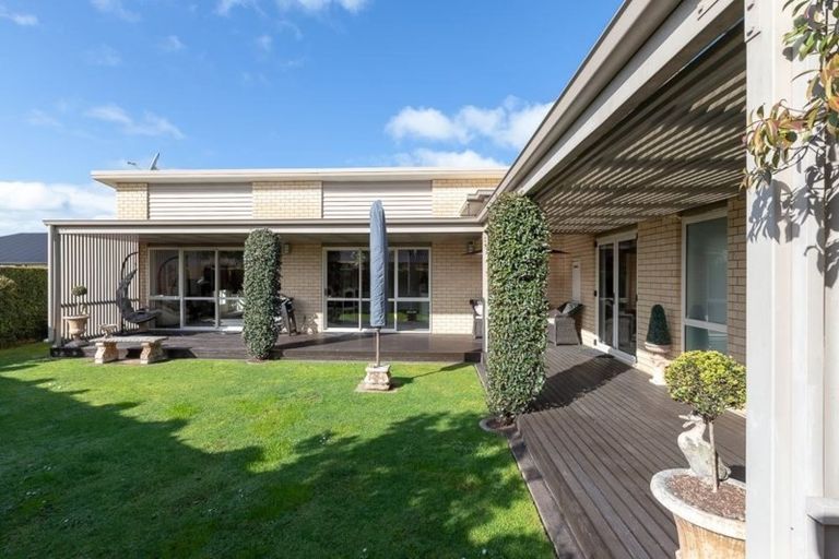 Photo of property in 15 Satchmo Place, Rototuna North, Hamilton, 3210