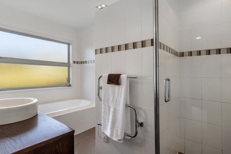 Photo of property in 363 Kaitemako Road, Welcome Bay, Tauranga, 3175