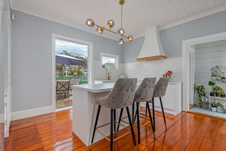 Photo of property in 23 Haydon Street, Roslyn, Palmerston North, 4414