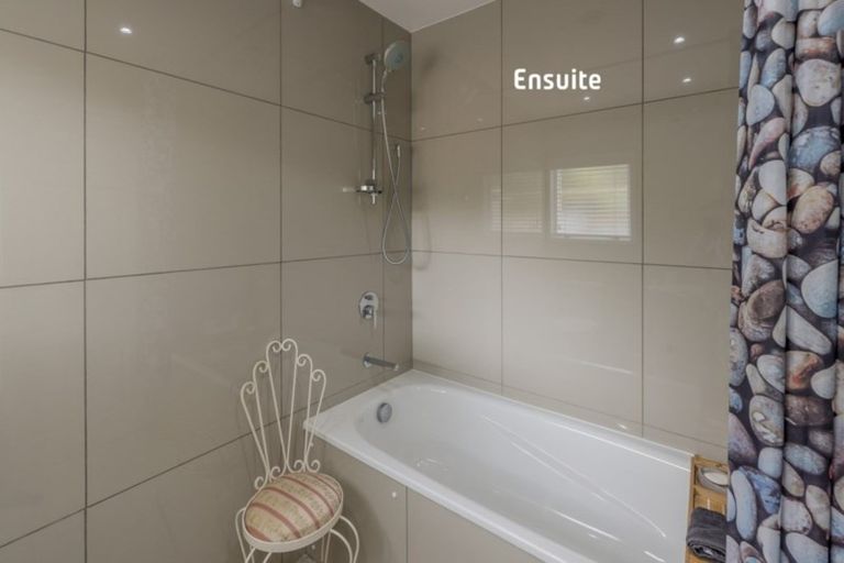 Photo of property in 33 Wi Pere Street, Manakau, Levin, 5573