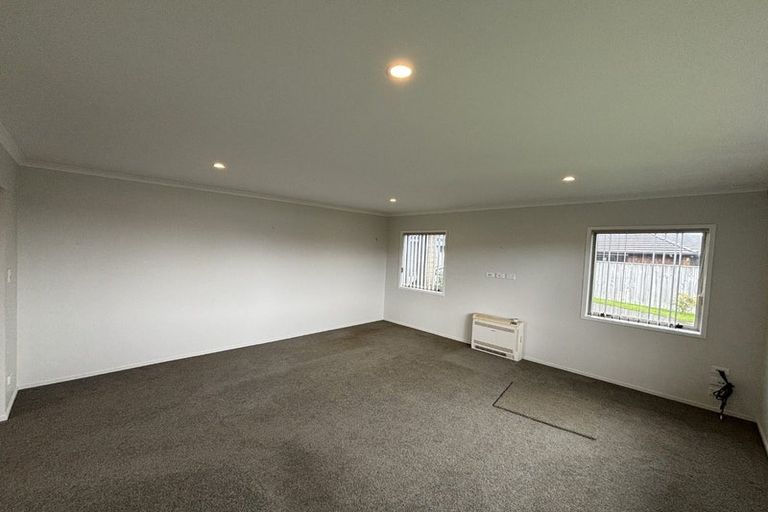 Photo of property in 74 Fernbrook Drive, Hurworth, New Plymouth, 4310