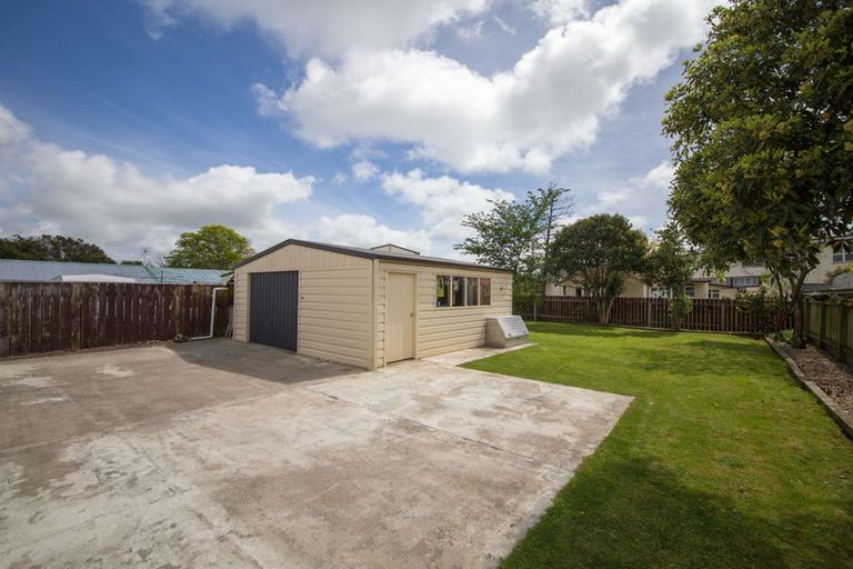 Photo of property in 25 Edgeware Road, Palmerston North, 4410