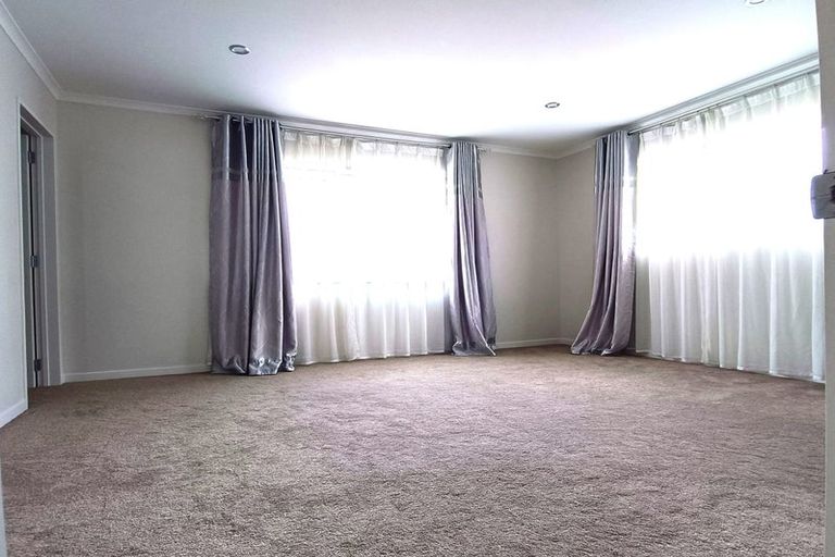 Photo of property in 73 Rosewell Crescent, Flat Bush, Auckland, 2019