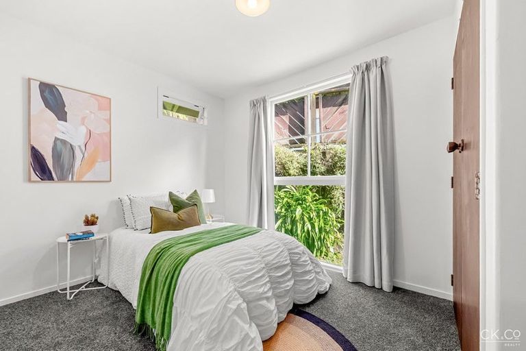 Photo of property in 3 Eastview Grove, Normandale, Lower Hutt, 5010