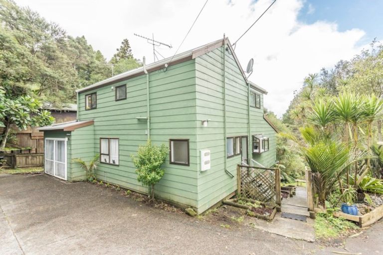 Photo of property in 704 South Titirangi Road, Titirangi, Auckland, 0604