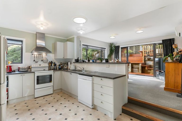 Photo of property in 38 Montgomery Avenue, Karori, Wellington, 6012