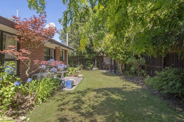 Photo of property in 2/1 Thornhill Place, Sockburn, Christchurch, 8042