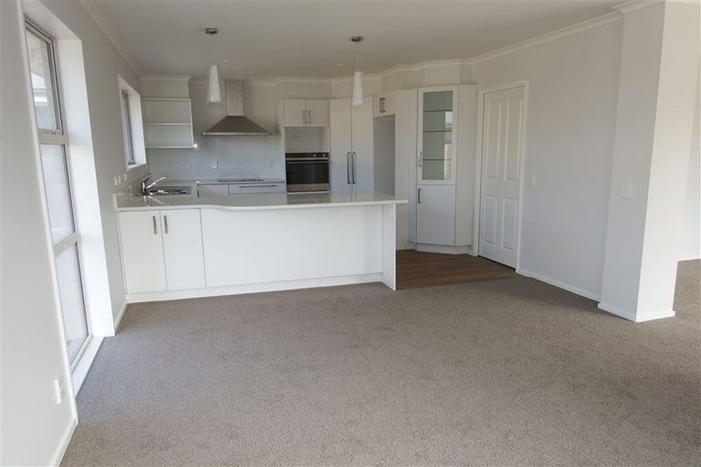 Photo of property in 18 Alpine View Lane, Parklands, Christchurch, 8083