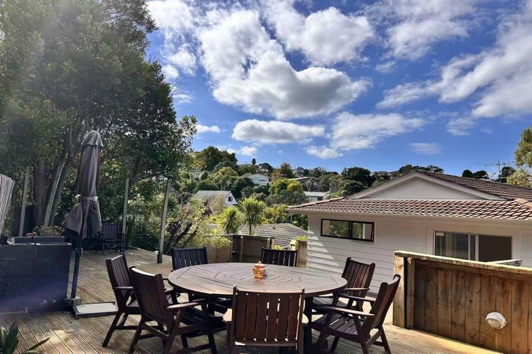 Photo of property in 22 Jenanne Place, Totara Vale, Auckland, 0629