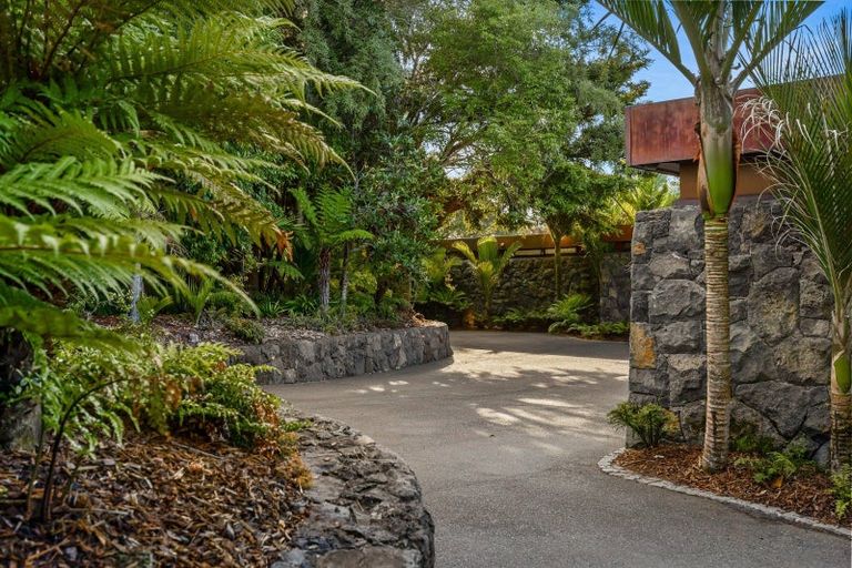 Photo of property in 20 Oscar Road, Greenhithe, Auckland, 0632