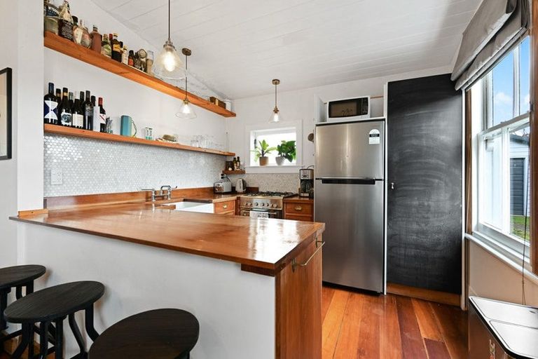 Photo of property in 14 Pukeko Street, Frankton, Hamilton, 3204