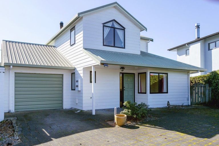 Photo of property in 124 Te Heuheu Street, Taupo, 3330