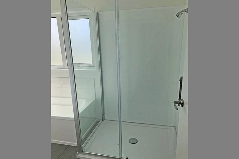 Photo of property in 1/18 Tironui Station Road East, Papakura, 2112