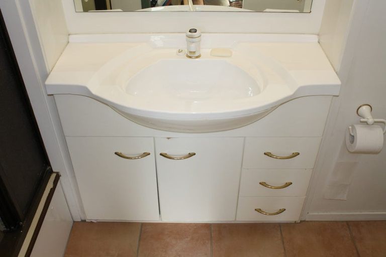 Photo of property in 22 Lastel Place, Shelly Park, Auckland, 2014