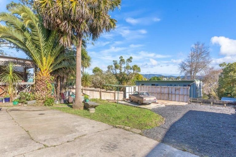 Photo of property in 41 Sunvue Road, Glen Eden, Auckland, 0602