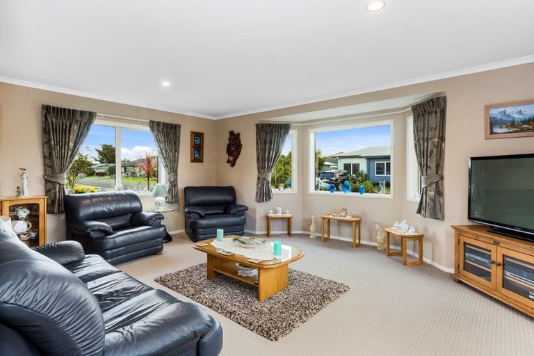 Photo of property in 22 Oakwood Way, Papamoa Beach, Papamoa, 3118