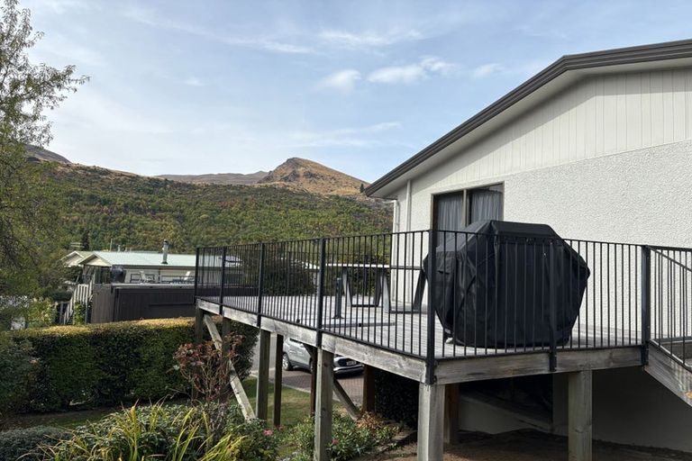 Photo of property in 18 Hood Crescent, Arrowtown, 9302