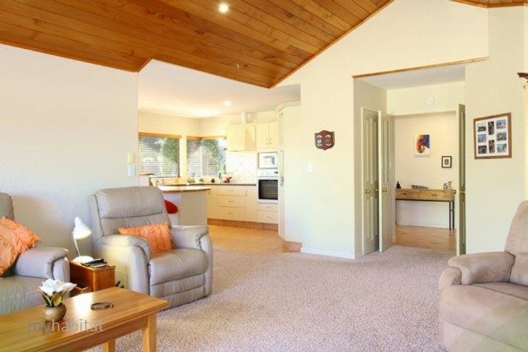 Photo of property in 71 Beachwater Drive, Papamoa Beach, Papamoa, 3118