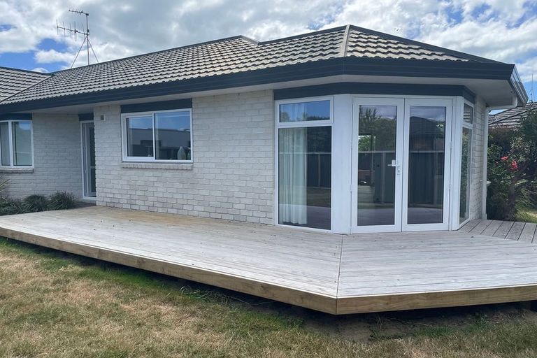 Photo of property in 2 Taranui Way, Paraparaumu Beach, Paraparaumu, 5032