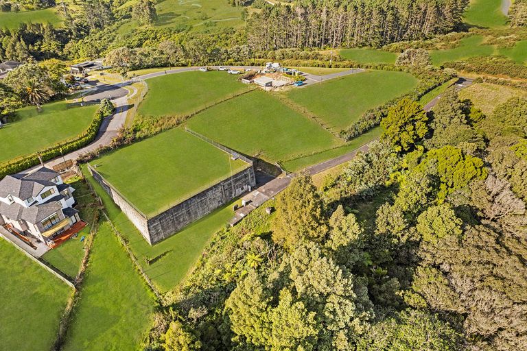 Photo of property in 40 Henriette Place, Totara Park, Auckland, 2105