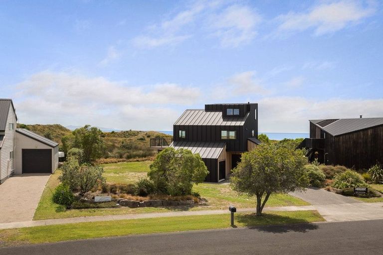 Photo of property in 18 Papaunahi Road, Bowentown, Katikati, 3177