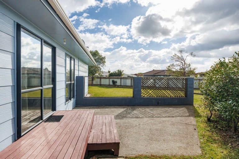 Photo of property in 28 Peppertree Glade, Kelvin Grove, Palmerston North, 4414