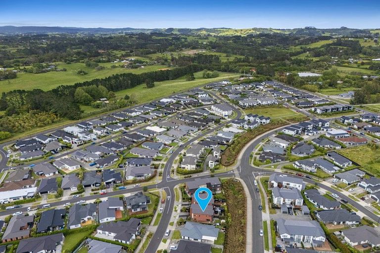 Photo of property in 54 Jane Maree Road, Kumeu, 0810