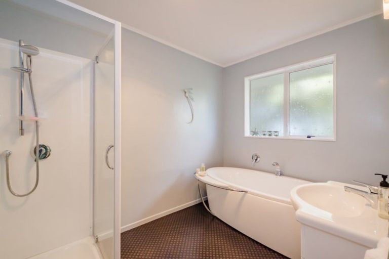 Photo of property in 3 Malfroy Lane, Raumati Beach, Paraparaumu, 5032