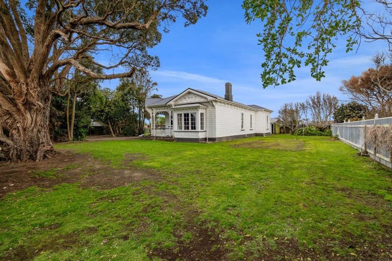 Photo of property in 76 South Road, Manaia, 4612