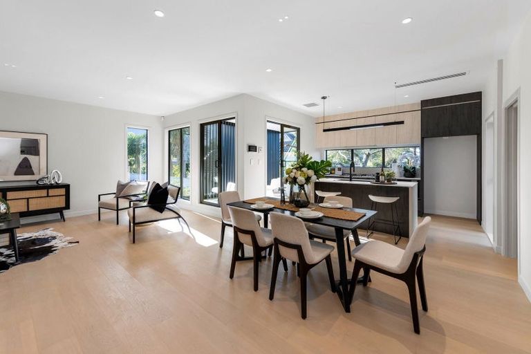 Photo of property in 201d Hurstmere Road, Takapuna, Auckland, 0622