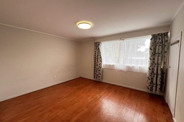 Photo of property in 28a Longburn Road, Henderson, Auckland, 0610