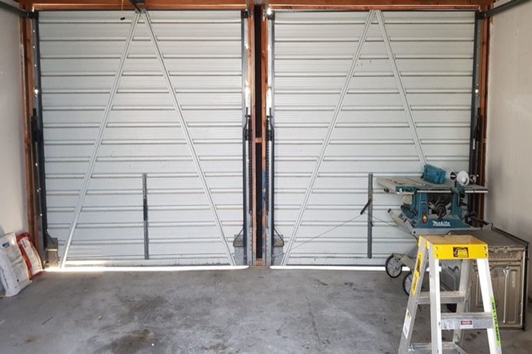 Photo of property in 1/46 View Road, Henderson, Auckland, 0612