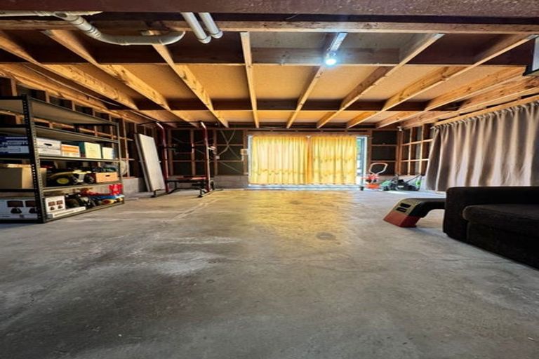 Photo of property in 7 Golf Road, New Lynn, Auckland, 0600