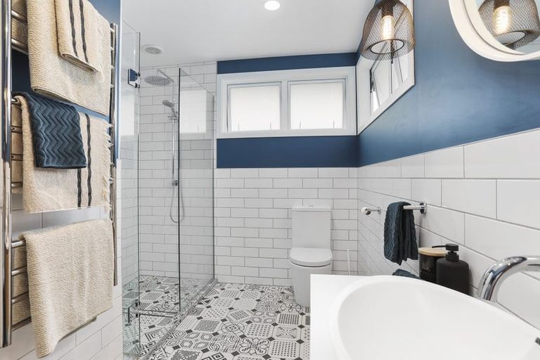 Photo of property in 160 Ennis Avenue, Pakuranga Heights, Auckland, 2010