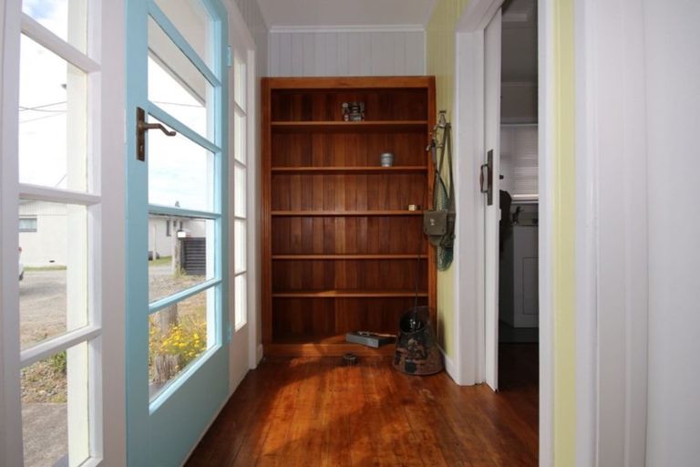 Photo of property in 246f Marine Parade, Bluff, 9814