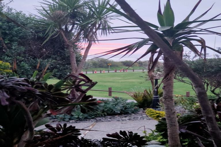 Photo of property in 25 Domain Terrace, Karoro, Greymouth, 7805