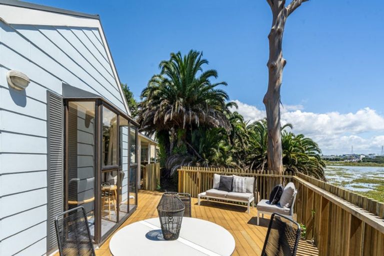 Photo of property in 2/14 Charles Street, Hauraki, Auckland, 0622