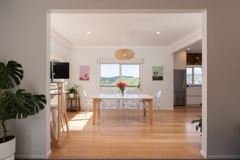 Photo of property in 51 Erlestoke Crescent, Churton Park, Wellington, 6037