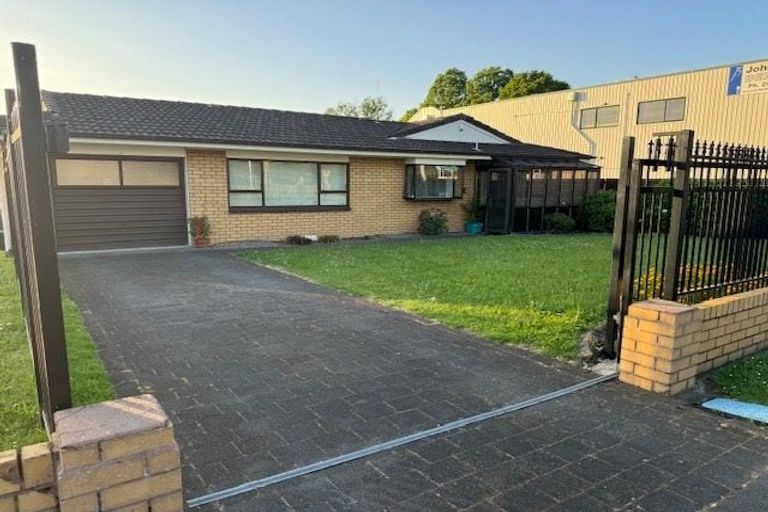 Photo of property in 4/327 Great South Road, Papakura, 2110
