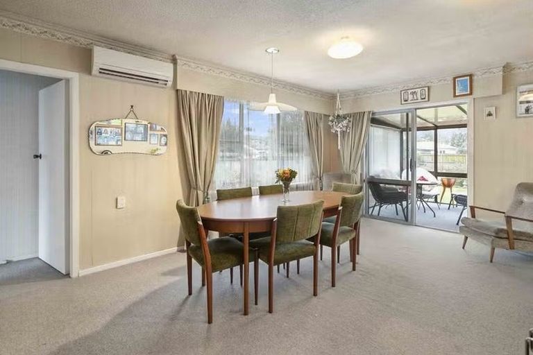 Photo of property in 6 Edmund Hillary Avenue, Papakura, 2110
