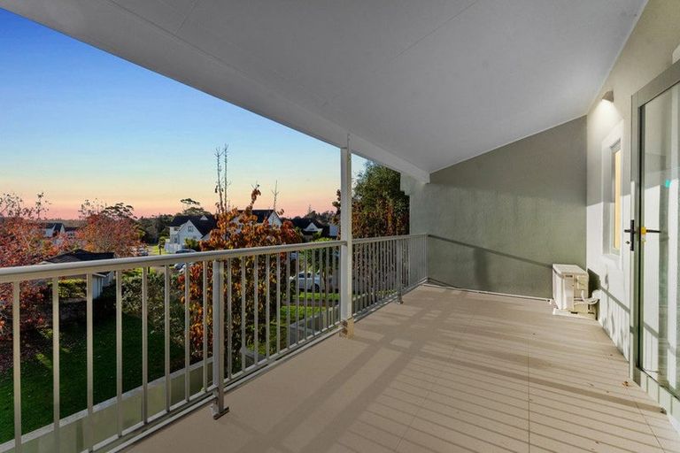 Photo of property in The Rise, 2/11 Hatfield Place, Albany Heights, Auckland, 0632