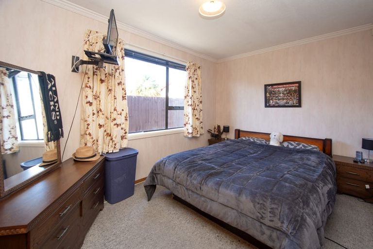 Photo of property in 25 Beach Road, North New Brighton, Christchurch, 8083