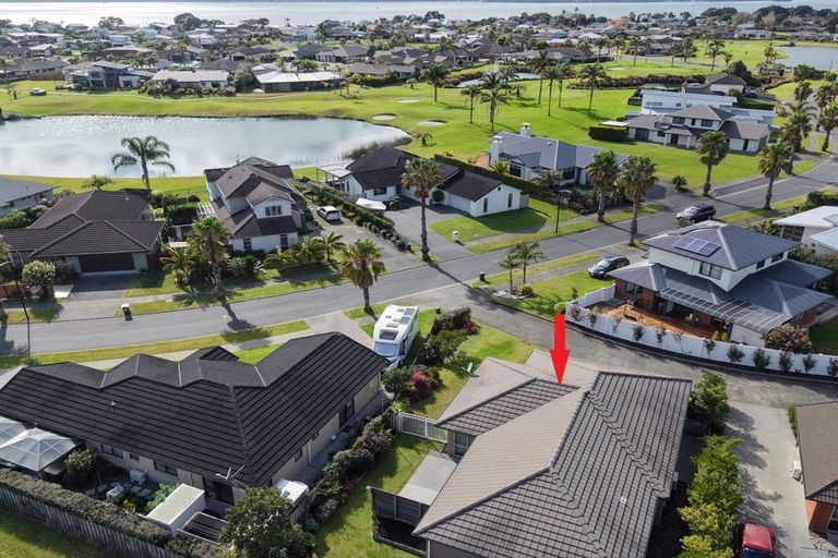 Photo of property in 82 Barbados Way, One Tree Point, 0118
