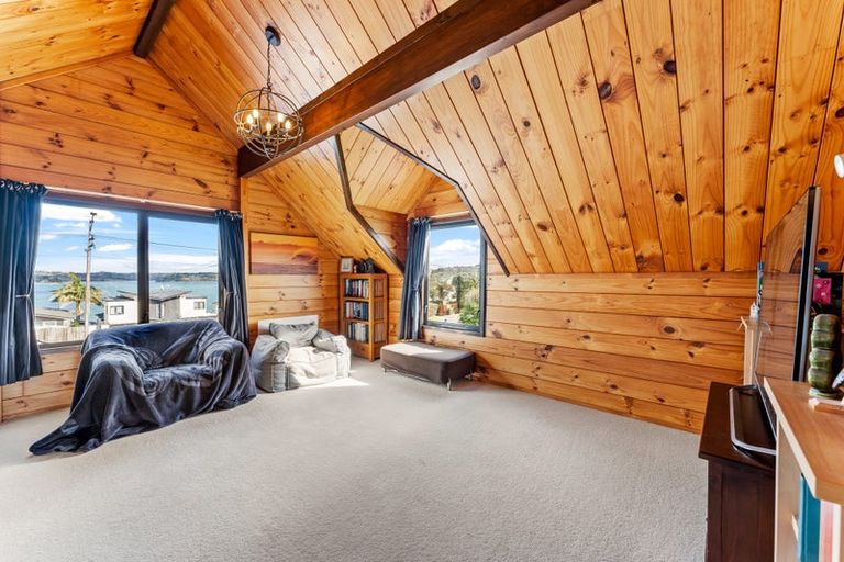 Photo of property in 804 Whangaparaoa Road, Manly, Whangaparaoa, 0930