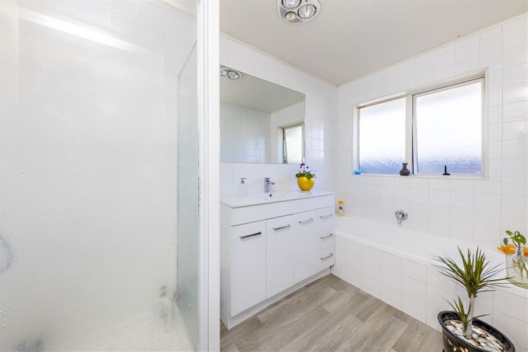 Photo of property in 32 Berwyn Avenue, Takanini, 2112