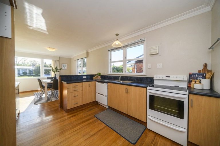 Photo of property in 6 Ruha Street, West End, Palmerston North, 4412