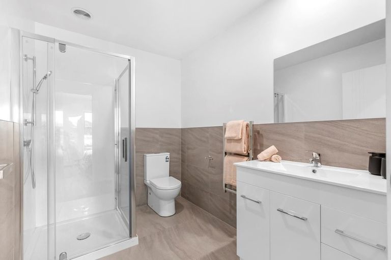 Photo of property in 118a Queen Street, Waiuku, 2123