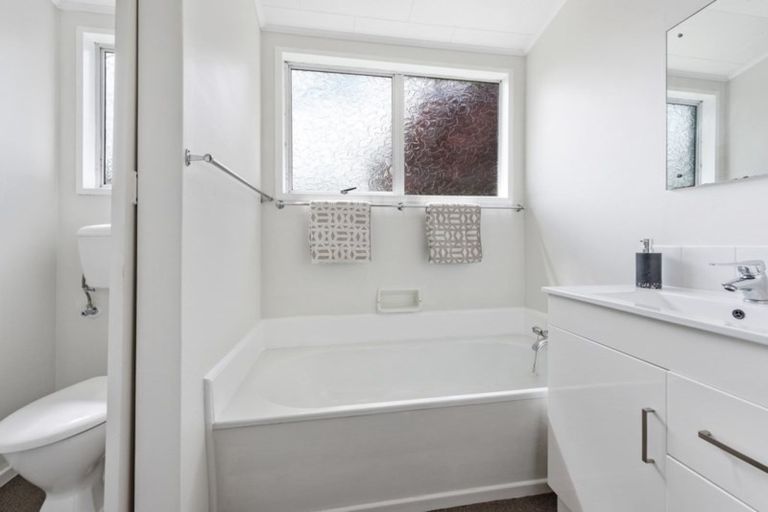 Photo of property in 30 Shanly Street, Brown Owl, Upper Hutt, 5018