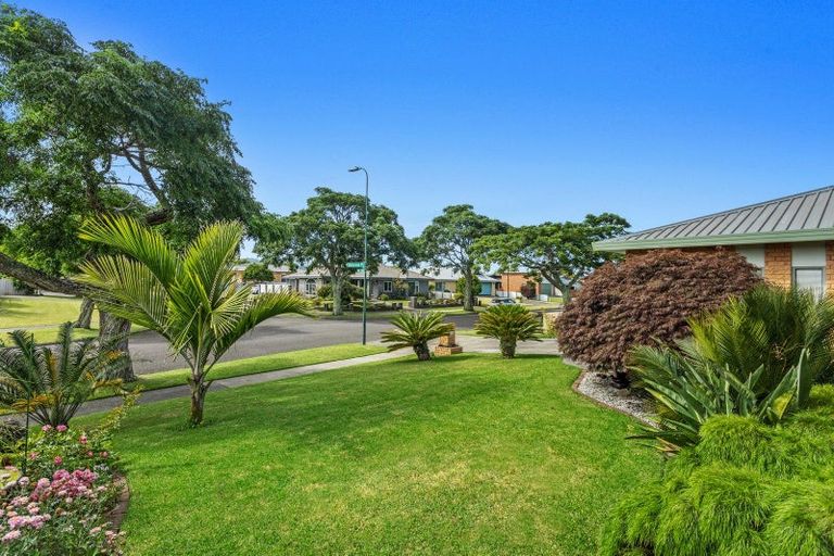 Photo of property in 9 Edgewater Grove, Whakatane, 3120